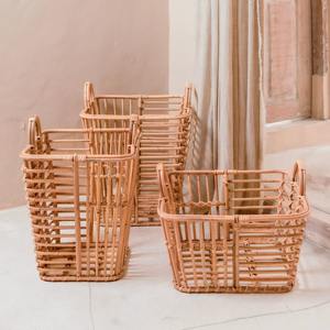 Panier de rangement en rotin naturel de haute qualité, idéal pour les paniers à linge et les porte-revues, disponible en plusieurs tailles, provenant d'Inde. - Product Image 1
