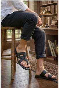 Sandalias de cuero para hombre, negras, de cuero genuino, diseño premium, planas. - Product Image 2