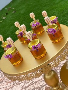 Favors en forme de pot de miel : mini-pots en verre avec cuillères en bois et décor floral - Product Image 6