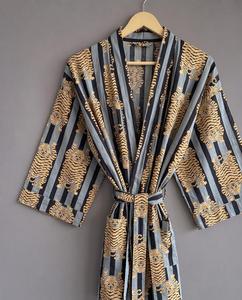 Kimono en coton imprimé floral de qualité supérieure, style indien, vêtement de détente doux et respirant pour femme, idéal pour l'été - Product Image 4