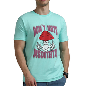 Camiseta con estampado en relieve para hombre, ofrece una calidad de fabricación superior, un estampado elegante en relieve, tacto suave y durabilidad. - Product Image 1