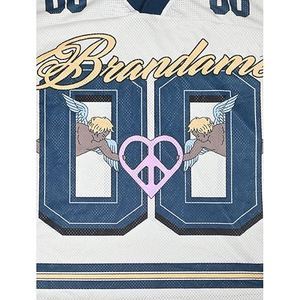 เสื้อฟุตบอลตาข่าย OEM คอวี ทรงโอเวอร์ไซส์ สำหรับผู้ชายและผู้หญิง สไตล์เรโทร พิมพ์ลายดิจิตอลแบบระเหิด  รับสกรีนโลโก้ หมายเลข และชื่อ - Product Image 5