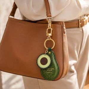 Porte-clés en cuir en forme d'avocat, logo en relief, pendentif mousqueton, couleur verte, haute qualité - Product Image 6