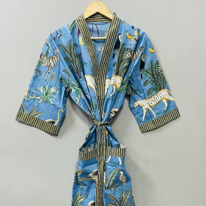 Kimono de Lujo con Estampado de Selva, Estilo Bohemio Clásico de Verano, Cuello en V, Largo Completo, 100% Algodón Suave, Cierre con Cordón - Product Image 1