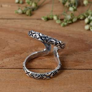 Anillo Ajustable de Plata de Ley 925 para Artritis |   Anillo de Soporte para Dedos con Diseño Floral Tribal Oxidado Nakkashi, Joyería Terapéutica - Product Image 3