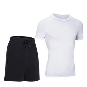 Conjunto Deportivo Masculino Urbano Transpirable de Poliéster, Camiseta, Pantalones Cortos y Guantes, Estilo Contemporáneo, para Deportes Activos, Moda Diaria de Verano - Product Image 4