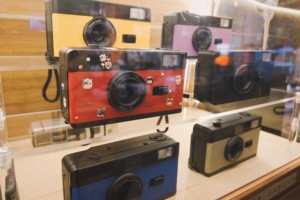 LOMOPIE Appareil photo argentique vintage 35 mm à focale fixe, en plastique, réutilisable, non jetable, à piles AA, pour la vente en gros et la personnalisation - Product Image 3