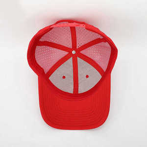 Gorra Trucker Unisex de Secado Rápido al por Mayor en Stock, Gorra de Béisbol Impermeable de 5 Paneles Perforada con Láser Personalizada para Cuatro Estaciones - Product Image 3