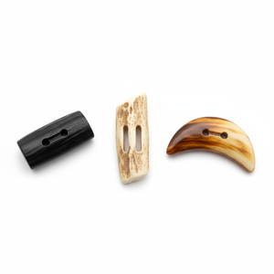 Handmade Eco-Friendly Polished <strong>Buffalo</strong> Horn Charms Natural Shape Carved Animal Theme Art Collectible Toggle Buttons Black <strong>Beige</strong> - Product Image 2