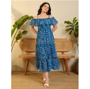 Robe à bretelles à volants imprimée bleue personnalisée, tenue décontractée pour le travail et les activités de plein air, disponible au meilleur prix de gros - Product Image 1