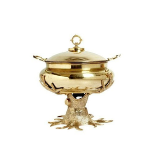 Élégant et brillant, ce réchaud rond en laiton est doté d'un couvercle en verre transparent et d'une base carrée ornée, disponible au prix de gros. - Product Image 3