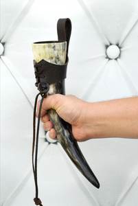 Cuerno Vikingo Clásico Medieval Tallado en Material Orgánico, Seguro para Alimentos, para Eventos Históricos, Cosplay de Caballeros y Celebraciones - Product Image 4