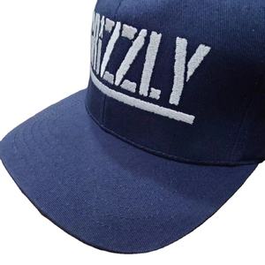 Gorra de Béisbol Deportiva de 5 Paneles, Negra, con Logotipo Bordado en 3D Personalizado, de Dos Tonos, Estilo Hip Hop, con Visera Ancha, Color Sólido, MOQ Bajo - Product Image 2