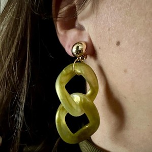 Fashionable Fashion <b>Resin</b> Drop Earrings Irregular Shape Gold Stud Yellow Chain Link Statement Jewelry <b>Resin</b> <b>Crafts</b> - Product Image 1