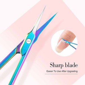 Ciseaux à cuticules à pointe incurvée extra-affûtée, ciseaux de manucure personnalisés avec revêtement en titane - Product Image 3