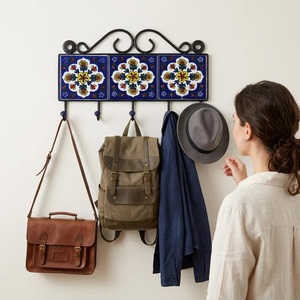 Porte-manteau mural multifonction en fonte avec 3 crochets, motif floral bleu, style vintage, fait main - Product Image 4