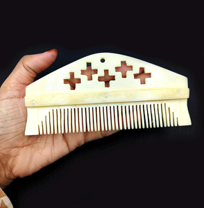 Peine para el cabello de hueso de búfalo vikingo hecho a mano de alta calidad, estilo floral tallado, de hueso natural, para uso en salones de belleza, por blossom craft india - Product Image 2