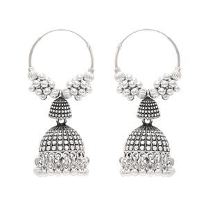 Boucles d'oreilles pendantes bohèmes afghanes en argent oxydé avec perle - Product Image 4