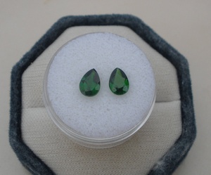 Par de Gemas de Diopsido de Cromo Sintético Verde Natural en Forma de Pera, Facetadas, con Efecto de Juego de Color/Fuego, Limpieza Ocular, 7x5mm - Product Image 1