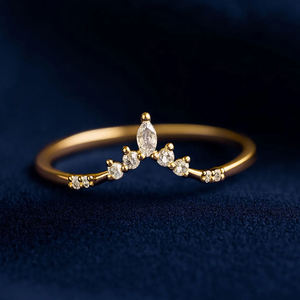 Nuevo Anillo Apilable de Plata de Ley 925 con Circonita Cúbica Curva en Chevron, Corte Redondo, Joyería Delicada de Lujo para Boda y Compromiso - Product Image 2