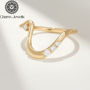 แหวนหมั้น Charm_Jewells เงินแท้ชุบทอง 22k ประดับเพชรโมอิสซาไนต์ทรงคุชชั่น ตัวเรือนแบบหนามเตย รับรองโดย IGI น้ำหนัก 3 กรัม สำหรับทั้งชายและหญิง - Product Image 1
