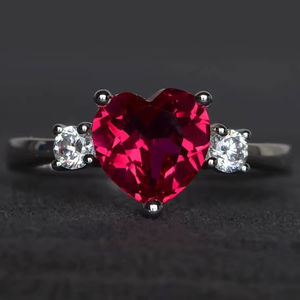 Bague de fiançailles en argent sterling avec rubis taille cœur, pierre précieuse rouge, bijou pierre de naissance de juillet - Product Image 1