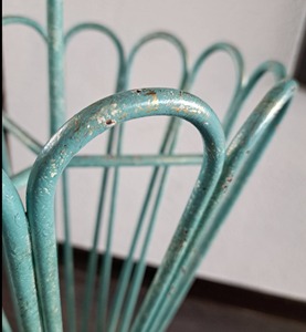 Décoration d'entrée de maison qui ajoute une touche vintage et élégante aux entrées de maison tout en gardant les parapluies bien rangés, provenant d'Inde. - Product Image 6