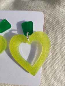 Green Heart Shape Plastic Earrings Fashion Statement Jewelry Valentine's Day Gift Exquisite Cut Design - Product Image 6