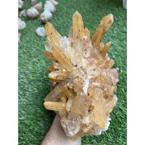 Cristal de quartz himalayen de haute qualité en forme de grappe de mangues, pierre naturelle pour la décoration intérieure et les collectionneurs - Product Image 6