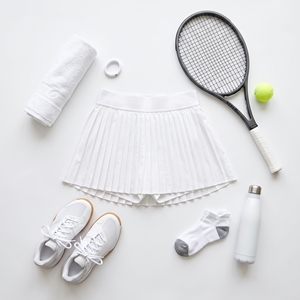 Jupe de golf plissée blanche pour femme avec short intégré, taille élastique, style sportif, tissu à séchage rapide - Product Image 4