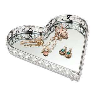 Exclusiva bandeja de cristal ideal para regalar a los amantes de la decoración del hogar y para celebraciones de ocasiones especiales. - Product Image 6