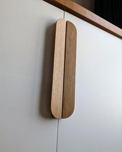 Tirador de Madera Largo Minimalista para Muebles, Tirador de Puerta de Roble Escandinavo, Tirador Vertical Moderno para Cajones, Tirador de Madera Hecho a Mano para Muebles - Product Image 5