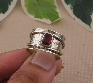 แหวนเงินแท้ 925 ประดับพลอยโกเมนสีแดงธรรมชาติทรงสี่เหลี่ยม งานแฮนด์เมด สำหรับผู้หญิง เหมาะสำหรับงานแต่งงาน เครื่องประดับแฟชั่น ขายส่ง - Product Image 4