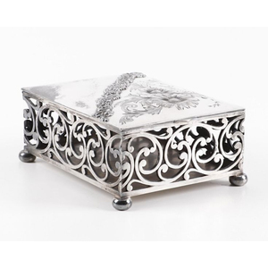 Nouveauté : Présentoir à gâteaux à deux niveaux en métal avec finition dorée et surfaces miroir rondes pour mariages et fêtes - Product Image 4