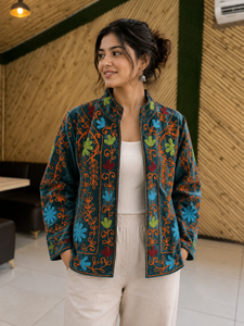 Veste bomber en velours brodée à la main, fabriquée à la machine à tisser manuelle, pour femmes |   Coton respirant écologique brodé de motifs floraux de qualité supérieure pour l'automne - Product Image 1