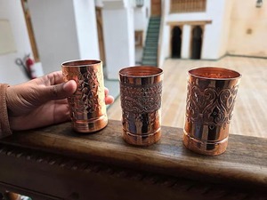 Verre à eau en cuivre à corps fin, style étroit, finition lisse, prix de gros - Product Image 5