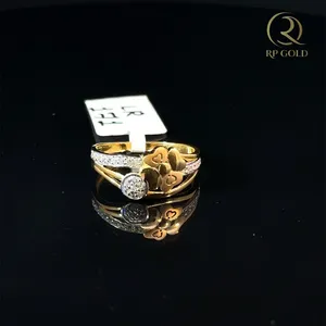 Hermoso anillo de oro con diseño de flor de corazón, banda de piedras brillantes, joyería elegante para mujer, uso diario, regalo, estilo premium - Product Image 2