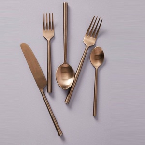 Ensemble de couverts en acier inoxydable personnalisable, disponible en différentes tailles et motifs pour s'adapter à différents styles de repas à bas prix - Product Image 2