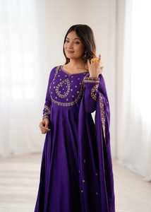 Ensemble Anarkali de luxe en soie Chanderi pure romaine, coupe évasée, avec dupatta et pantalon, prêt-à-porter pour femme, tenue ethnique - Product Image 3