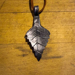 Colgante de punta de flecha vikinga forjado a mano, collar de gungnir con cabeza de lanza de Odín, joyería nórdica de acero inoxidable para hombres - Product Image 2
