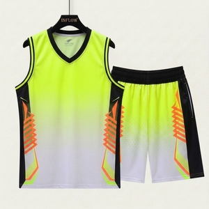 Ensemble d'uniformes de basketball personnalisés unisexes Inflow avec nom d'équipe sublimé, maillot sans manches en maille à col en V et short à taille élastique dégradé - Product Image 3