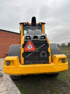 Cargadora de Ruedas Volvo L90H con Pocas Horas de Uso, Motor Diésel Perkins, Sistema Hidráulico HYDAC - Alta Eficiencia Operativa - Product Image 4