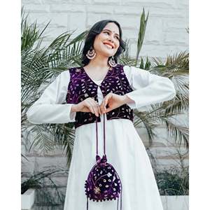 Robe blanche et violette Heily pour femme avec gilet et veste élégants - Product Image 3