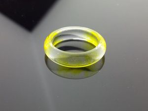 Anillo de Resina Hecho a Mano para Mujer – Elegante Anillo de Diseño con Acabado Artístico Único, Joyería Artesanal con Estilo - Product Image 2