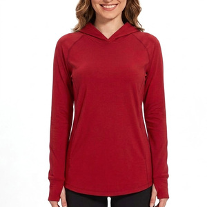 Sweat à capuche rouge à manches longues pour femme, couleur unie, séchage rapide, UPF 50, en polyester - Product Image 1