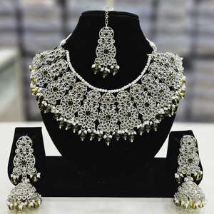 Conjunto de joyería fina chapada en plata collar 12881122MH con piedra de cristal y perlas - Product Image 1