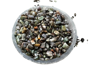 Vente en gros de copeaux d'agate rhylite polie, cristal concassé 3-5mm pour la décoration intérieure et les fêtes par AMAYRA CRYSTALS EXPORTS INDIA - Product Image 4
