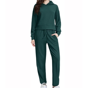 Ensemble de jogging uni pour femme OEM – Pull et pantalon de survêtement tendance et décontracté pour l'hiver - Product Image 1