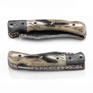 Cuchillo Plegable de Acero de Damasco Personalizado - Grabado Láser en Hueso de Camello - Águila Voladora sobre Montaña y Lago - Grado Industrial 19cm para Caza - Product Image 3