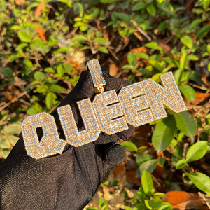 Colgante de Lujo con Letra QUEEN de Moissanita de 20 Quilates, Chapado en Oro de 18K, Joyería Hip Hop con Brillo de Diamantes - Product Image 5